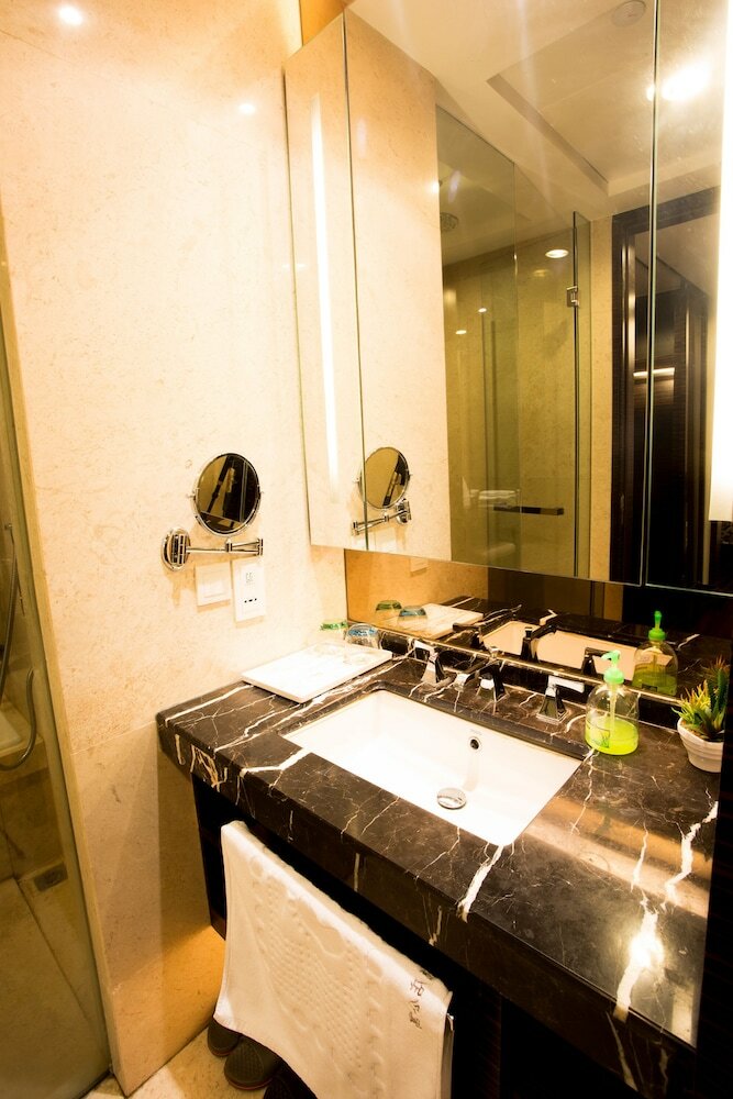 S.l.d International Apartment Poly