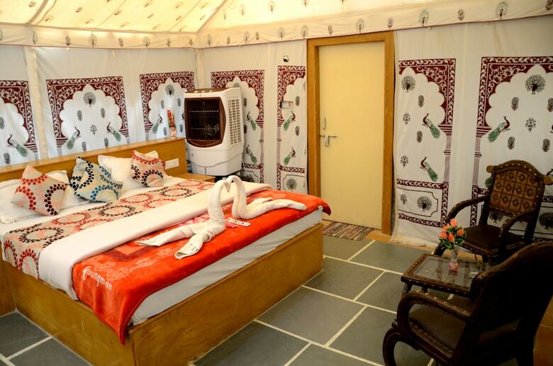 Hotel Oasis Camp Sam
