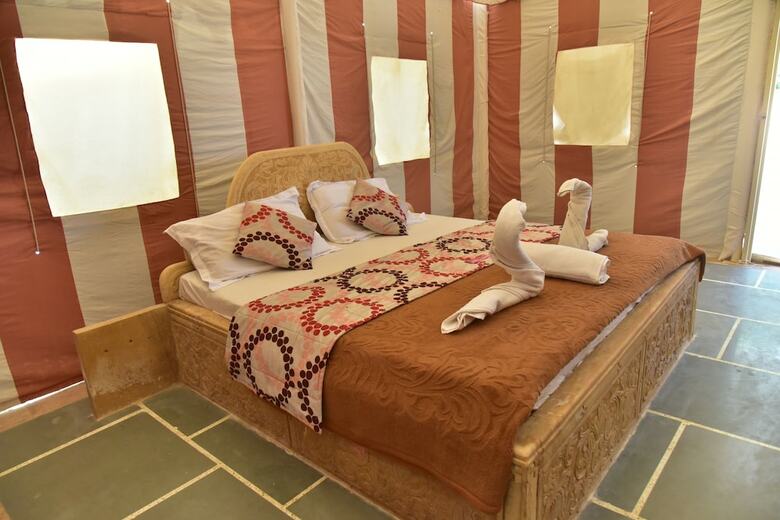 Hotel Oasis Camp Sam