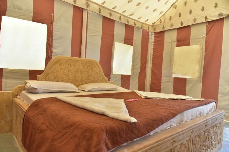 Hotel Oasis Camp Sam
