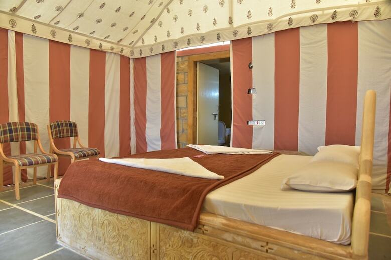 Hotel Oasis Camp Sam