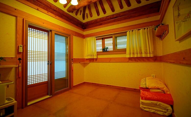 Hotel Hanok House