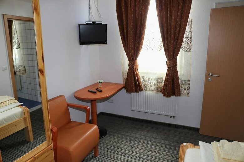 Hotel Garni Zur Eisenbahn