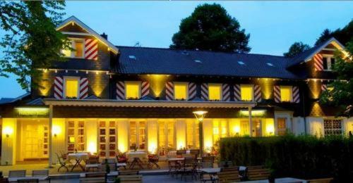 Hotel Parkhaus H�gel