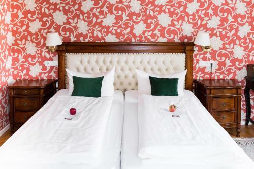 Hostal Hotel L�wen-weinstube