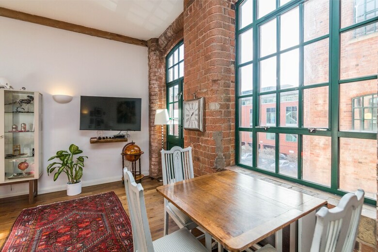 Apartment 86