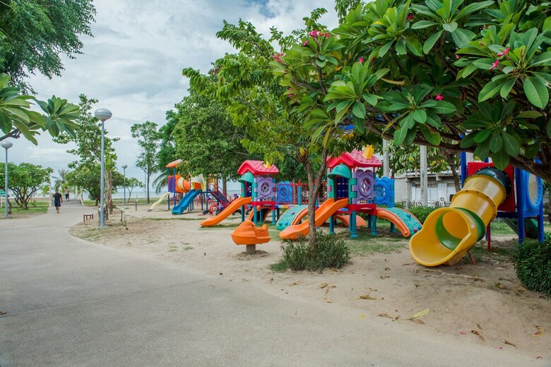 The Queen Park Beach Pool Villa