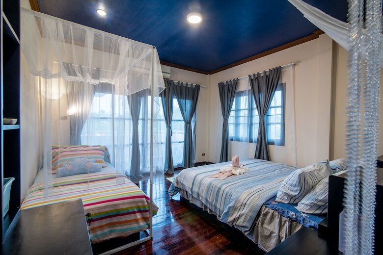 The Queen Park Beach Pool Villa