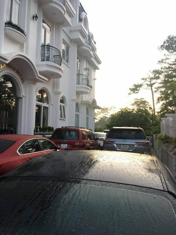 Queen Villa Hotel
