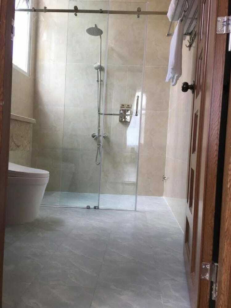 Queen Villa Hotel