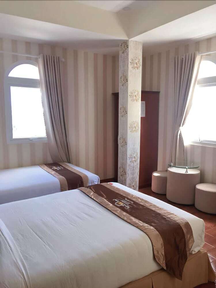Queen Villa Hotel