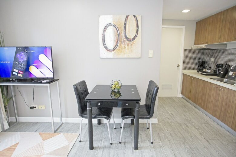 Apartamentos Indigo Ortigas @ Adb Avenue Tower