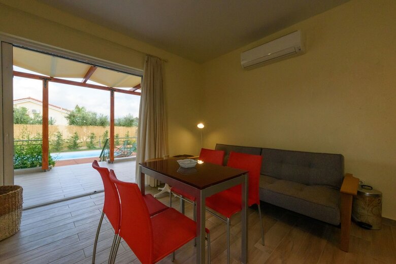 �venus, Stylish Villa With Pool 2min To The Beach