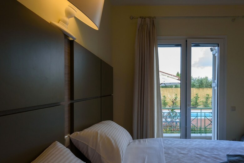 �venus, Stylish Villa With Pool 2min To The Beach