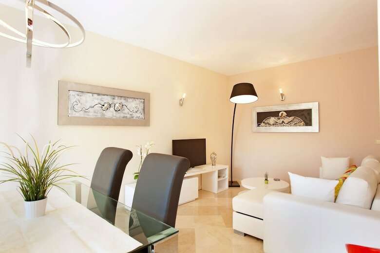 Apartment Pinos De Aloha