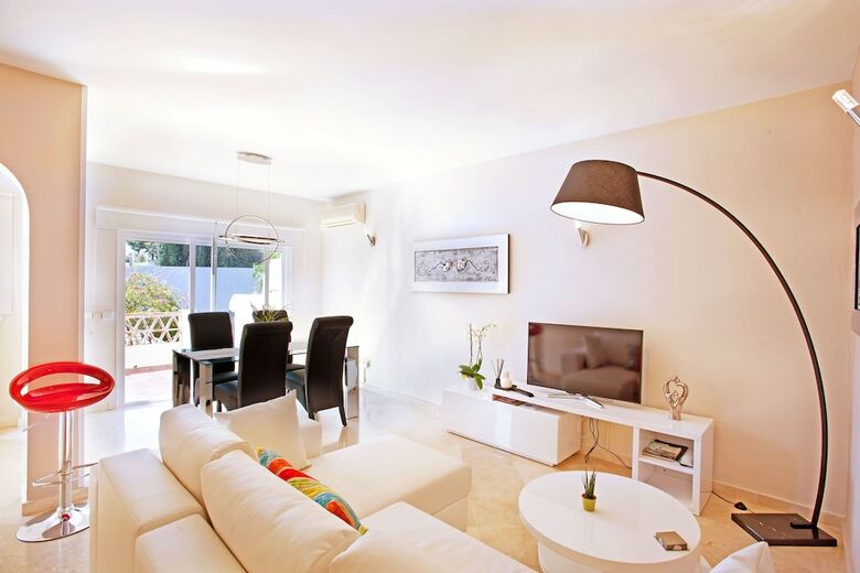 Apartment Pinos De Aloha