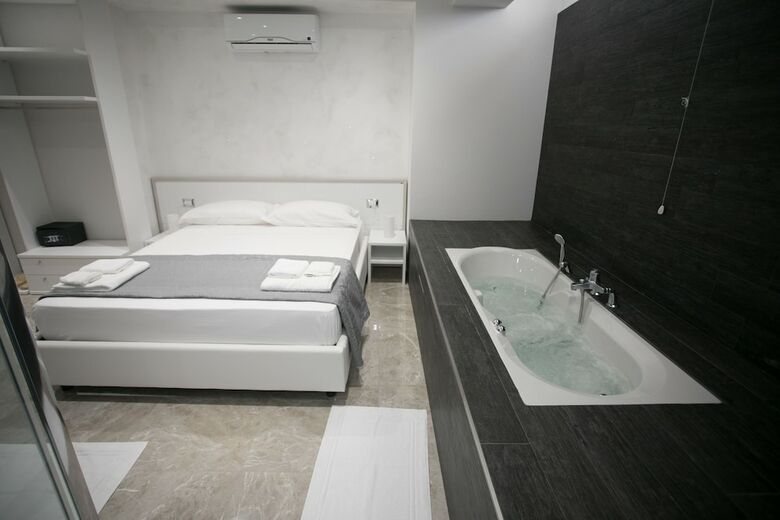 Bed & Breakfast Tropea Luxury & Charm