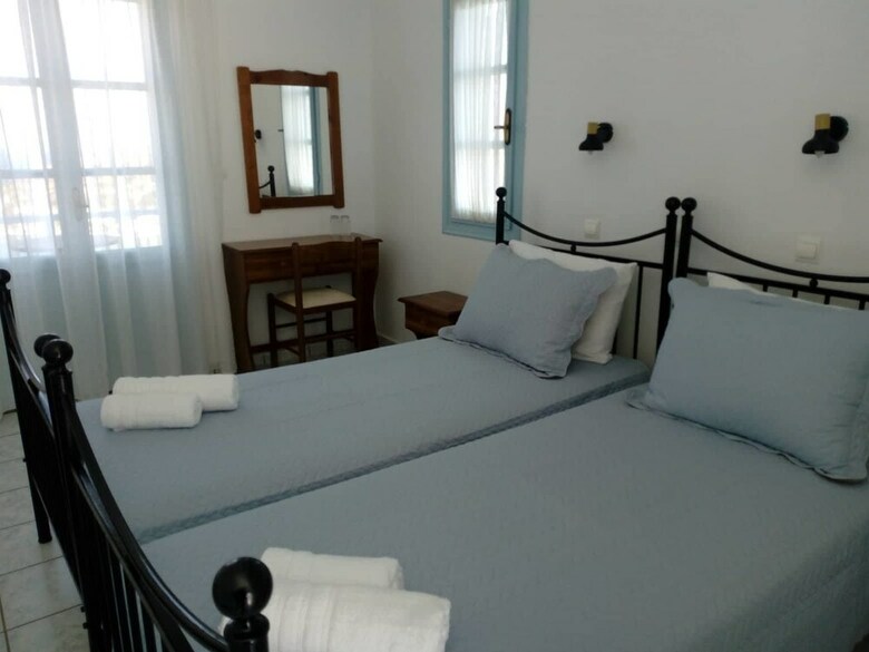 Hotel Horizon Blue