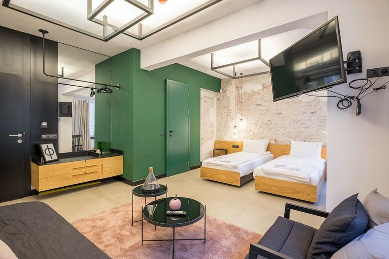 R34 Boutique Hotel