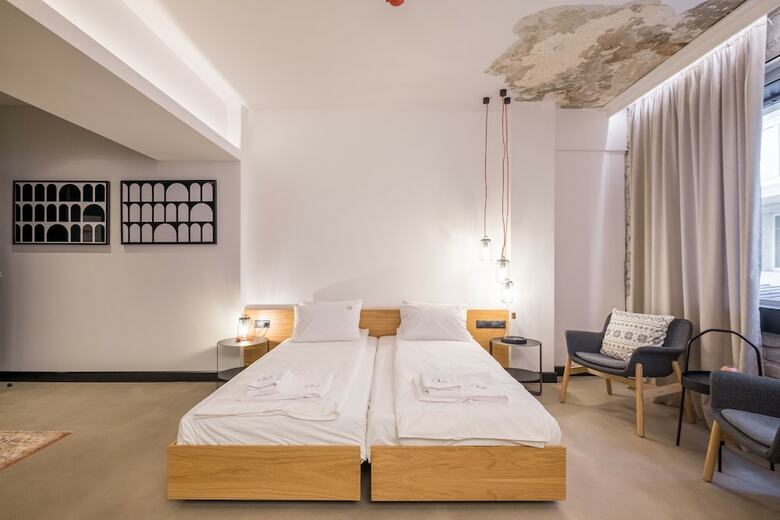 R34 Boutique Hotel