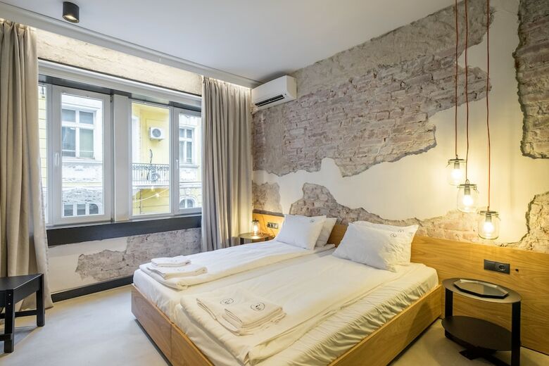 R34 Boutique Hotel