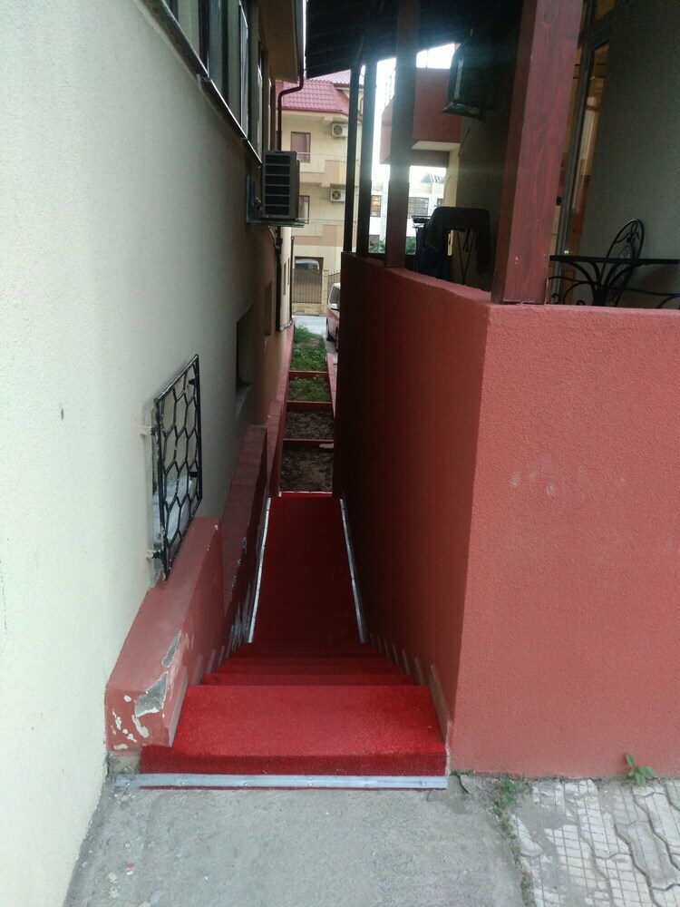 Gabizz Apartments - Near Farul Stadium