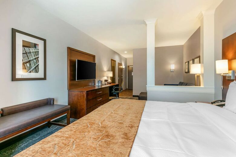 Hotel Comfort Suites