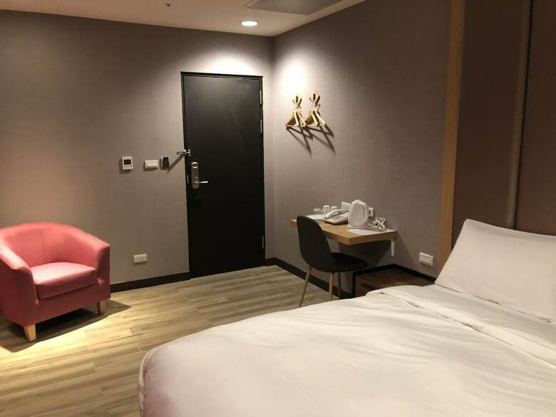 Honest&warm Hotel