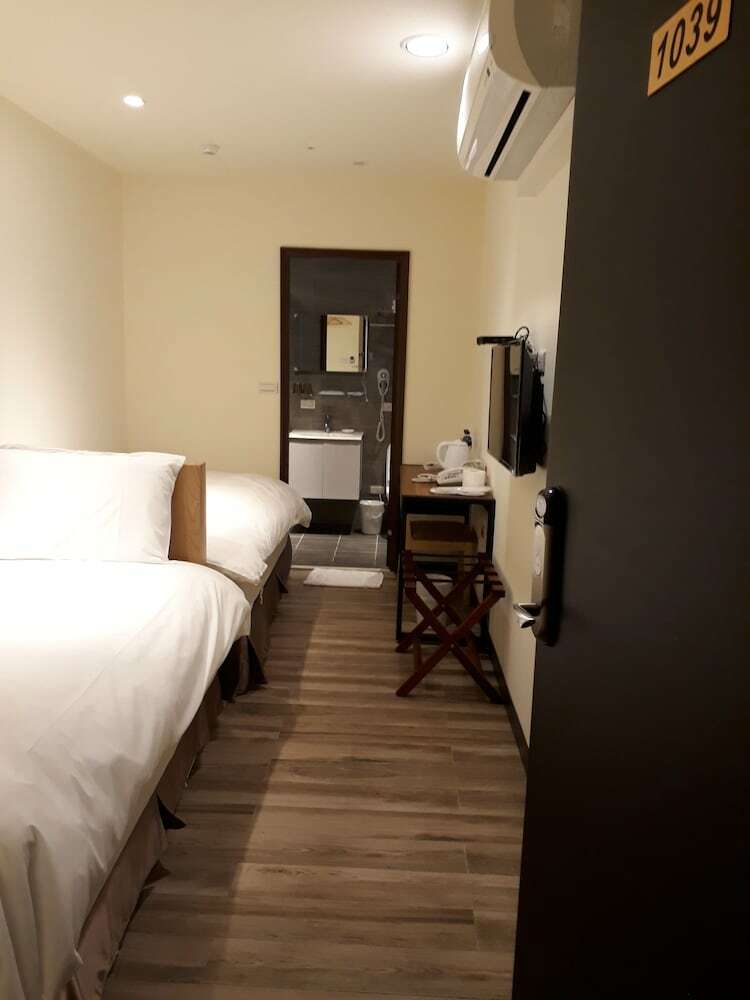 Honest&warm Hotel