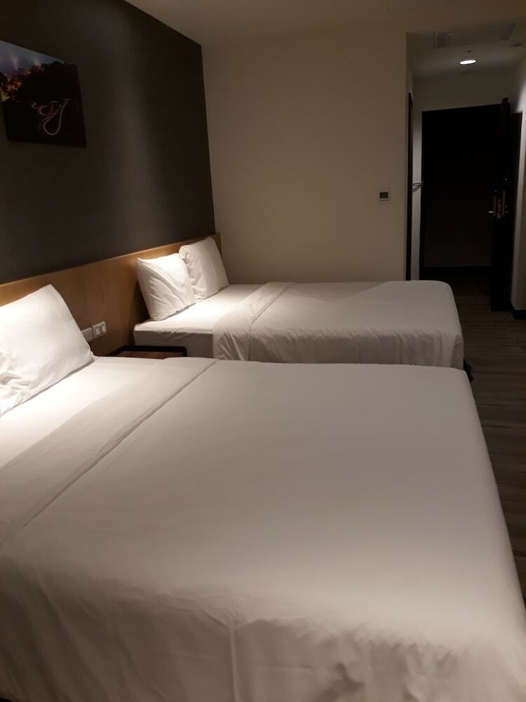 Honest&warm Hotel