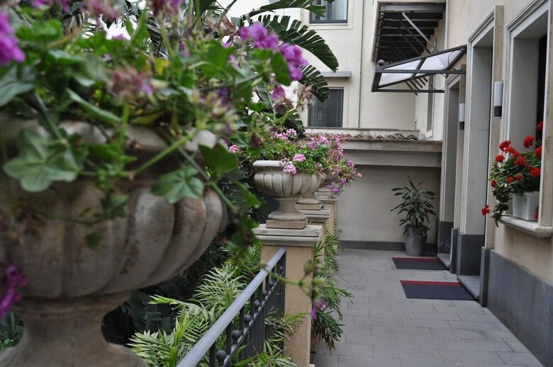 Ognina Residence