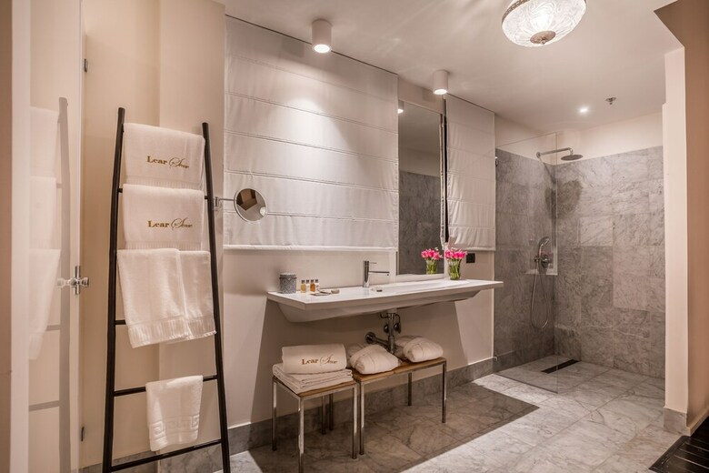 Lear Sense - Experience Luxury Hotel