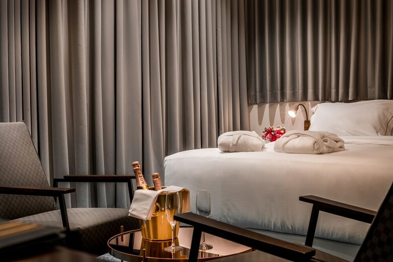 Lear Sense - Experience Luxury Hotel