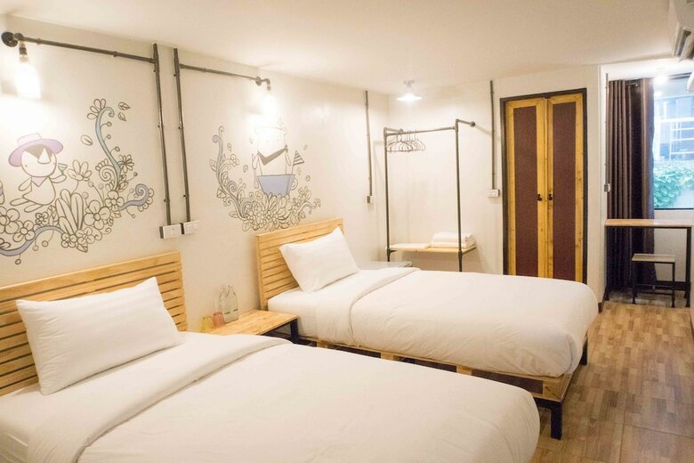 Qbix Hotel