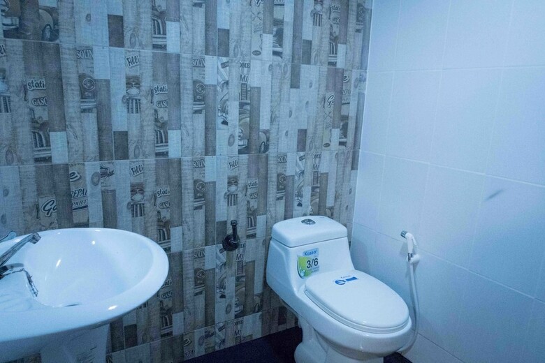 Qbix Hotel