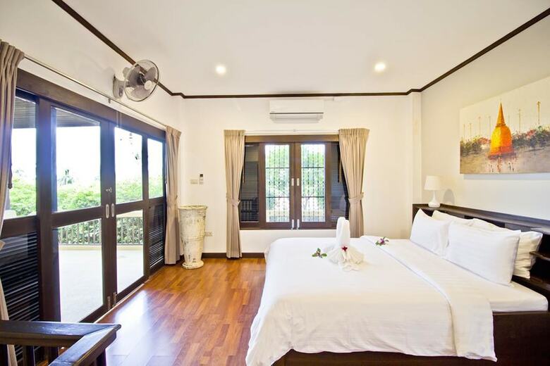 Baan Rawee Villas