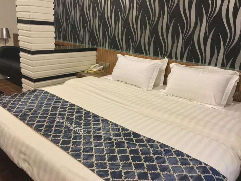 Hotel New World Motel