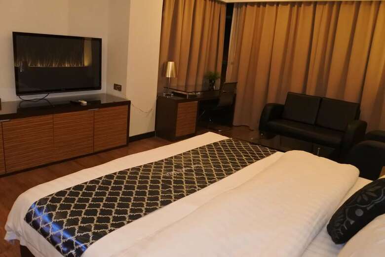 Hotel New World Motel