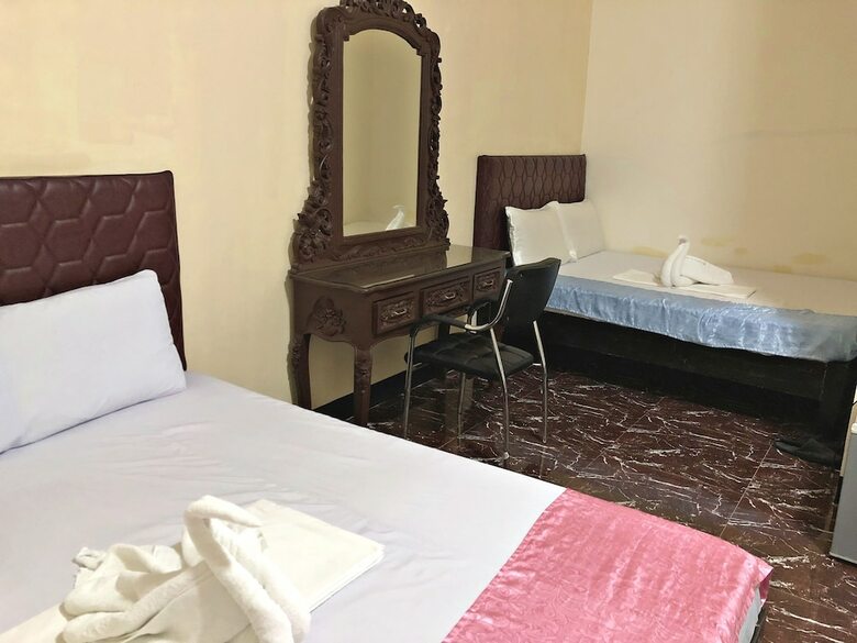 Hotel Knights Ko Suites