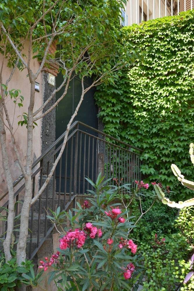 Relais Chiesa Madre Rooms And Apartments