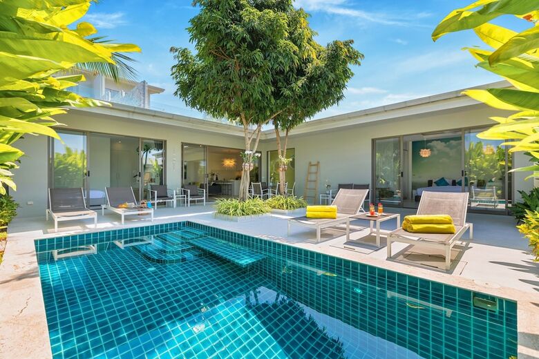 Villa White Orchid