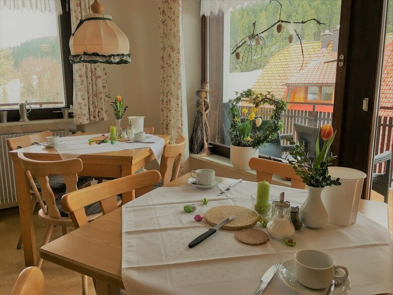 Schwarzwald- Hotel Kr�utle