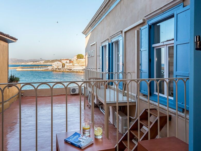 Amphora Hotel
