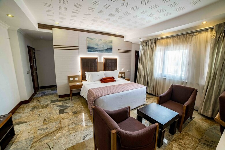 Hotel Alphaplus Apartments