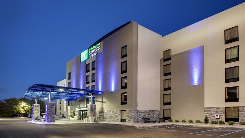 Hotel Holiday Inn Express & Suites Jackson Downtown - Coliseum
