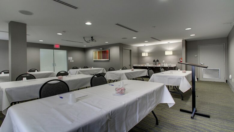 Hotel Holiday Inn Express & Suites Jackson Downtown - Coliseum