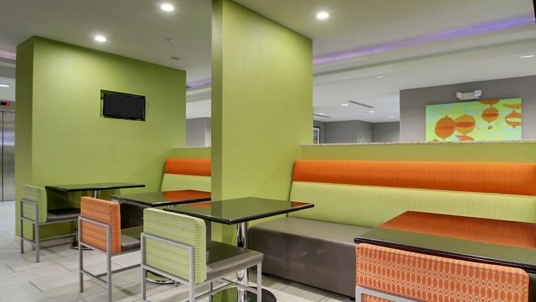 Hotel Holiday Inn Express & Suites Jackson Downtown - Coliseum
