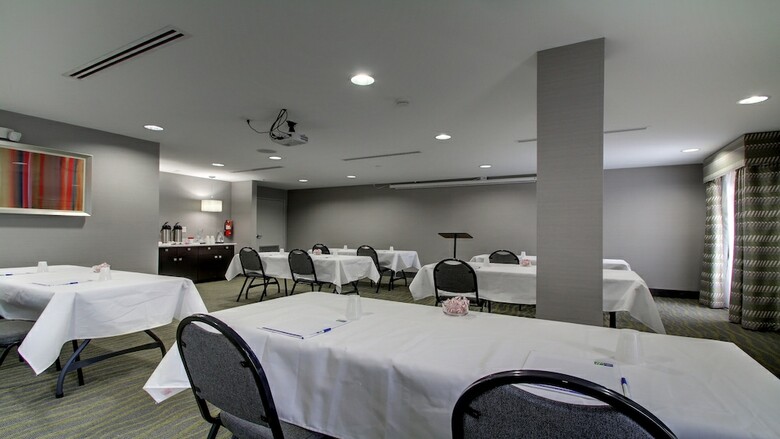 Hotel Holiday Inn Express & Suites Jackson Downtown - Coliseum