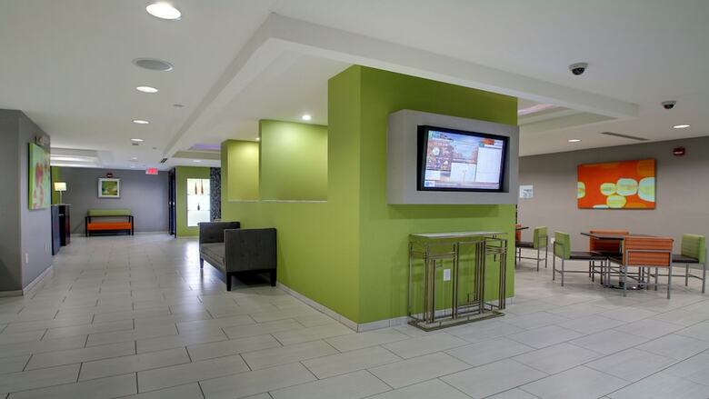 Hotel Holiday Inn Express & Suites Jackson Downtown - Coliseum