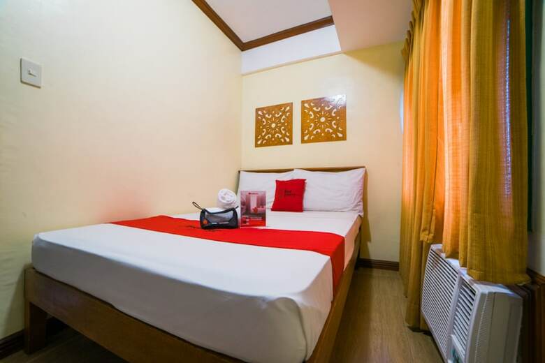 Hotel Reddoorz @ Moonwalk Paranaque